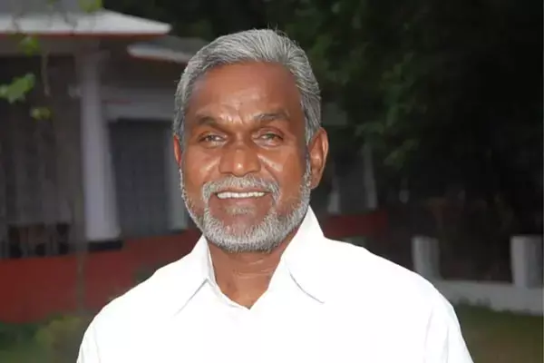 CM Champai Soren News: छह बार के विधायक चंपई सोरेन को राजभवन से न्योता, आज लेंगे CM पद की शपथ, जानिए उनके बारे में CM Champai Soren News: छह बार के विधायक चंपई सोरेन को राजभवन से न्योता, आज लेंगे CM पद की शपथ, जानिए उनके बारे में