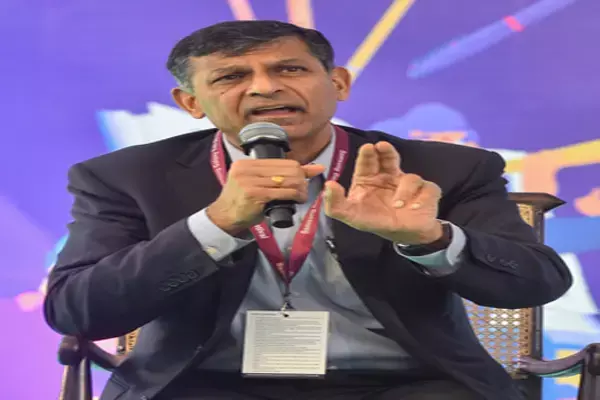 Rajasthan News : सरकारों को रोजगार सृजन पर ध्यान देना चाहिए, मुफ्तखोरी पर नहीं : रघुराम राजन