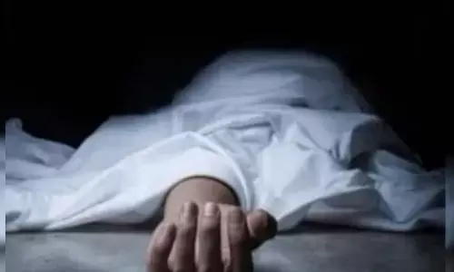 Greater Noida  News: ग्रेटर नोएडा में दिल दहला देने वाली घटना, कमरे में मिली एक ही परिवार के चार लोगों की लाश , पुलिस जांच में जुटी