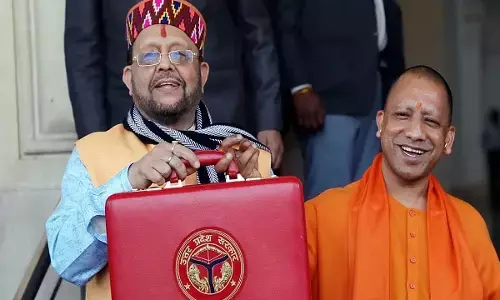 UP Budget News: योगी सरकार ने 7.36 लाख करोड़ रुपये का बजट किया पेश, पढ़ें योगी सरकार के बजट की बड़ी बातें