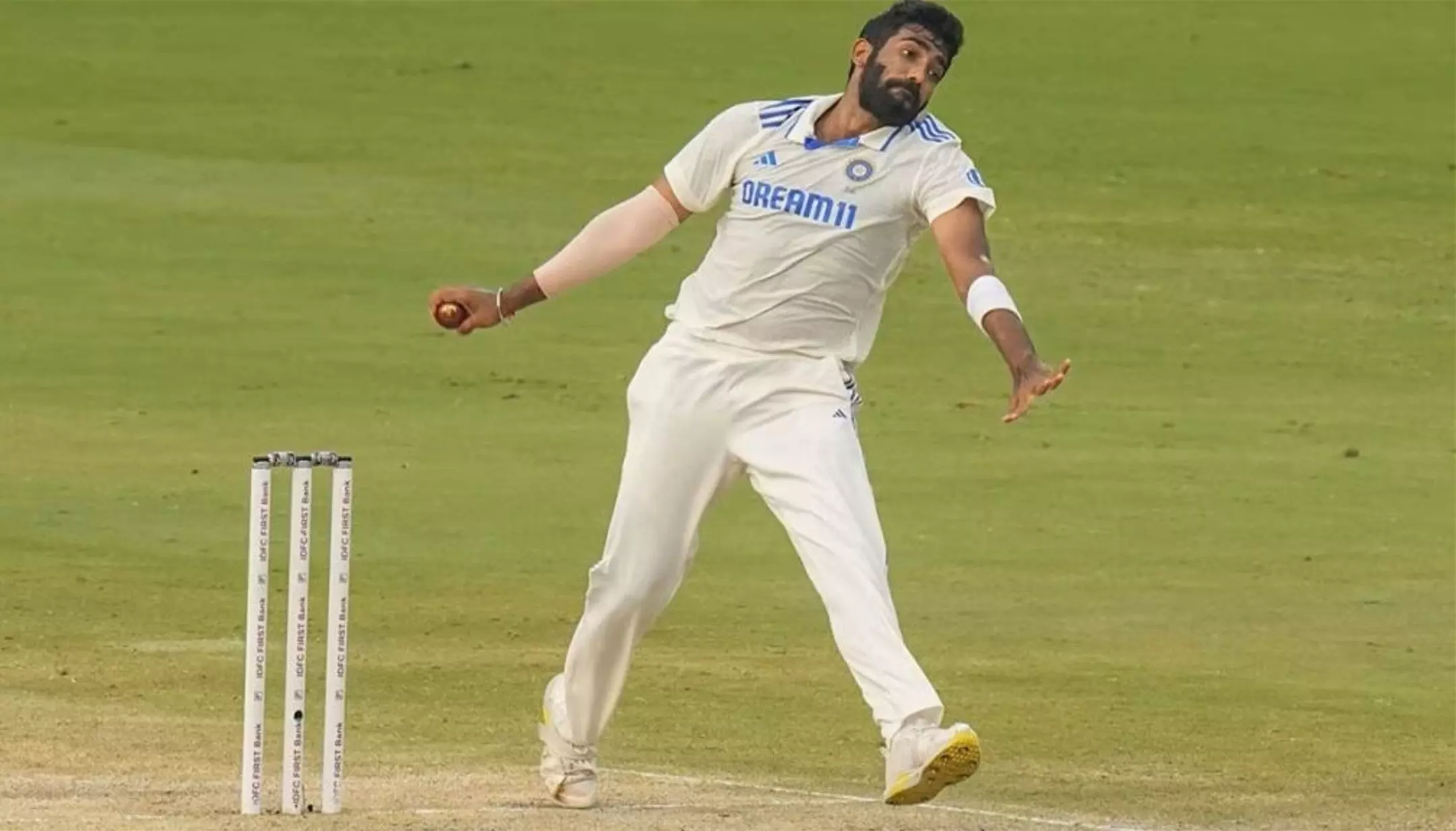 ICC Ranking: जसप्रीत बुमराह दुनिया के नंबर एक टेस्ट गेंदबाज बने, अश्विन को पीछे छोड़ा ICC Ranking: जसप्रीत बुमराह दुनिया के नंबर एक टेस्ट गेंदबाज बने, अश्विन को पीछे छोड़ा