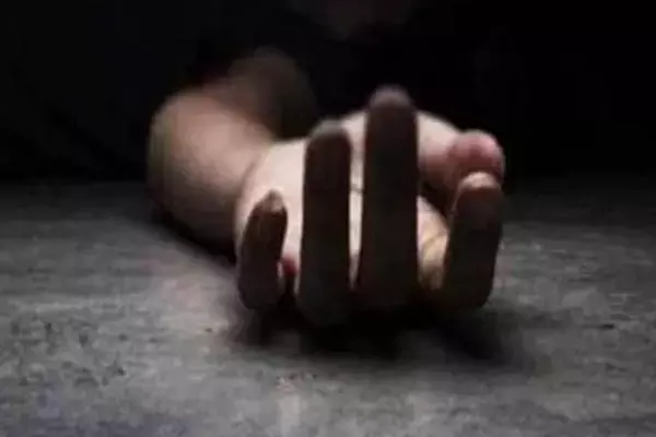 Jharkhand News: मदरसा के हॉस्टल में छात्रा ने की आत्महत्या, परिजनों ने मदरसा संचालक पर लगाया आरोप