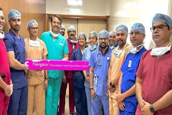 CG-ACI के डॉक्टरों ने गजब कर डाला; मरीज की छाती पर बिना चीरे के ट्रांसकैथेटर माइट्रल वाल्व किया इंप्लांट...CM साय ने दी बधाई...