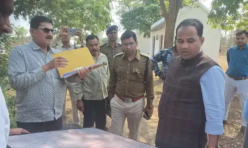 Raipur News: पटाखा फैक्ट्री पहुंचे कलेक्टर और एसपी: सुरक्षा के उपाय मजबूत करने और माॅकड्रिल करने के दिए निर्देश