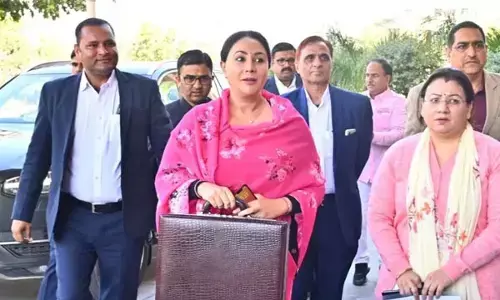 Rajasthan Budget News: भाजपा सरकार ने किया बजट पेश, युवाओं के लिए खुशखबरी, 70 हजार नौकरियों के अलावा कई योजनाओं की घोषणा