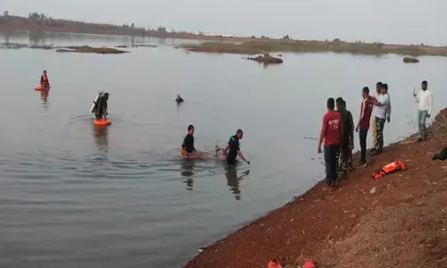 Bilaspur News: एनीकट में बुलेट में बंधी मिली शिक्षा विभाग के कर्मचारी की लाश, जांच में जुटी पुलिस