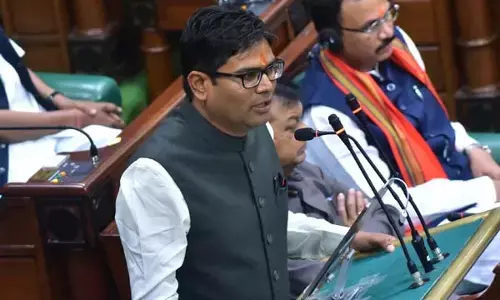 Minister OP Chaudhari Budget Speech: बिना टोका टोकी 1.24 घंटा धाराप्रवाह बोले वित्त मंत्री ओपी, ओजस्वी अंदाज में पेश किया रिफार्म वाला बजट, हिन्दी, अंग्रेजी और छत्तीसगढ़ी के साथ शेरो-शायरी भी, देखिए वीडियो