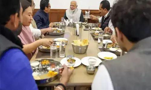 PM मोदी सिर्फ साढ़े 3 घंटे लेते हैं नींद, जानिए खाने में क्या हैं पसंद, प्रधानमंत्री ने सांसदों को सुनाया पाकिस्तान जाने का किस्सा...