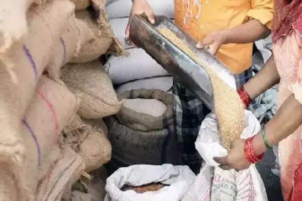 Jharkhand News: सिस्टम की लापरवाही, झारखंड के इस जिले में मुर्दों को 10 साल से मिल रहा है सरकारी राशन