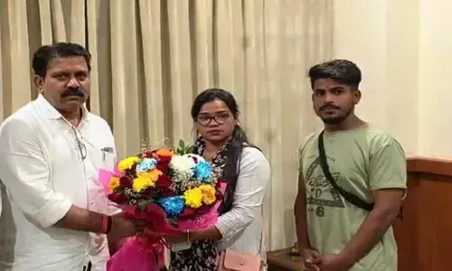 CM Vishnu Deo Sai: मुख्यमंत्री की संवेदनशील पहल; मस्कट में बंधक बनाई गई दीपिका छत्तीसगढ़ लौटी...