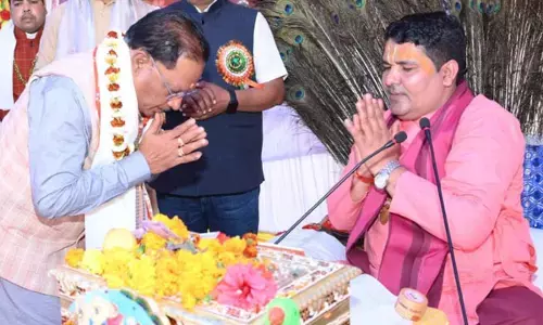 CM Vishnudeo Sai in Jashpur: CM विष्णुदेव साय ग्राम लोधमा में श्रीमद भागवत ज्ञान यज्ञ सप्ताह में हुए शामिल, भागवत भवन के लिए 20 लाख की घोषणा