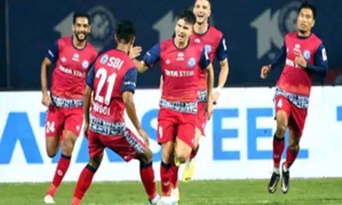 ISL 2023-24 : बेंगलुरु एफसी, जमशेदपुर एफसी 1-1 से बराबरी के बाद मध्य तालिका में उलझे