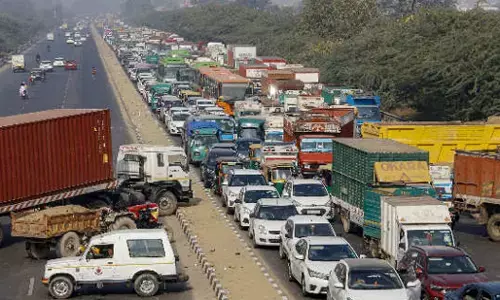 Kisan Andolan Farmers Protest 2024: दिल्ली जाने वाले ये रास्ते बंद, घर से निकलने से पहले जान लें