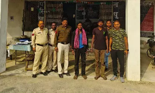 Raigarh News: पत्नी को प्रेमी संग आपत्तिजनक हालत में देख पति बौराया, तार से गला घोंटकर दोनों की कर दी हत्या...