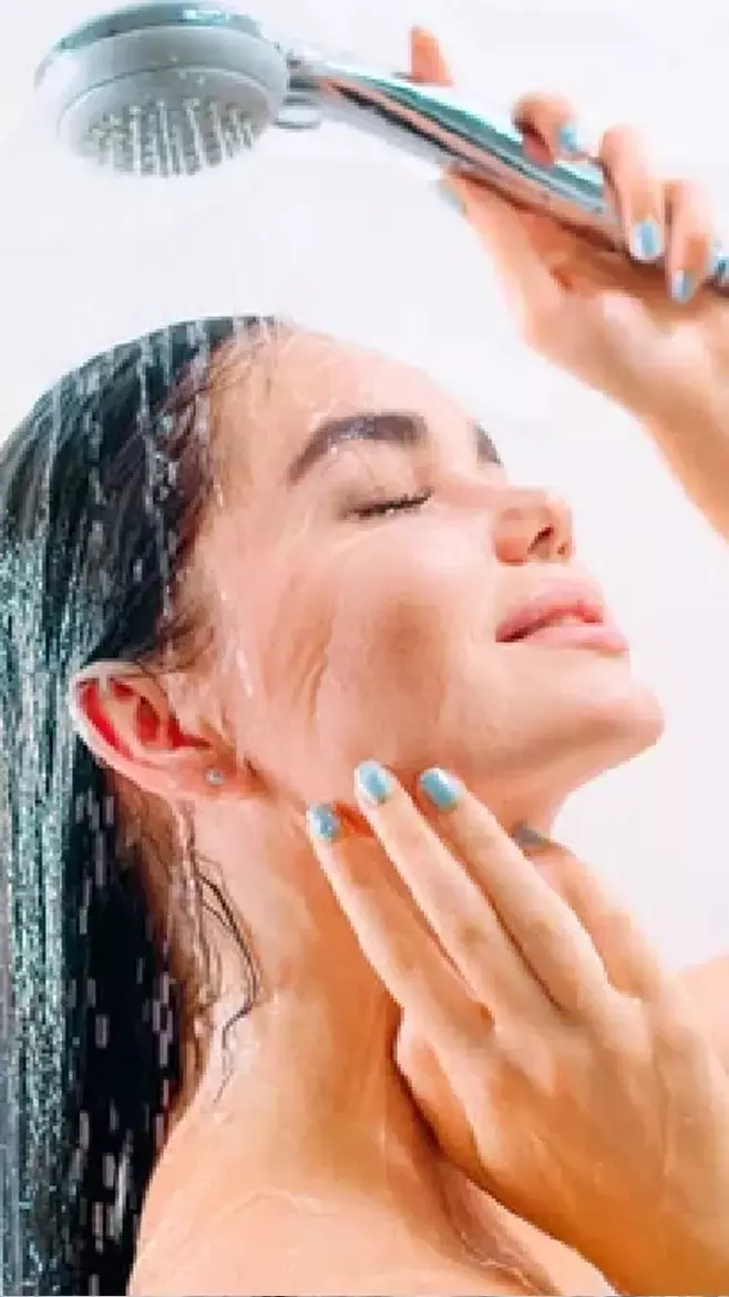 Health News: नहाने के समय पानी में जरुर मिला लें ये खास चीज, शरीर को मिलेंगा अनगिनत फायदे...