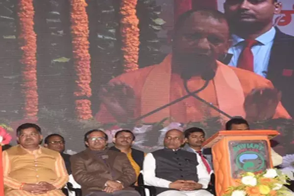 Uttar Pradesh News : हमने इंसेफेलाइटिस का चरम भी देखा और उन्मूलन भी : मुख्यमंत्री योगी