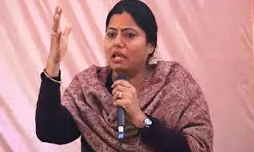 Uttar Pradesh News : अखिलेश पर पल्लवी का पलटवार, बोलीं - पटेल हूं, विश्‍वासघात हमारे खून में नहीं