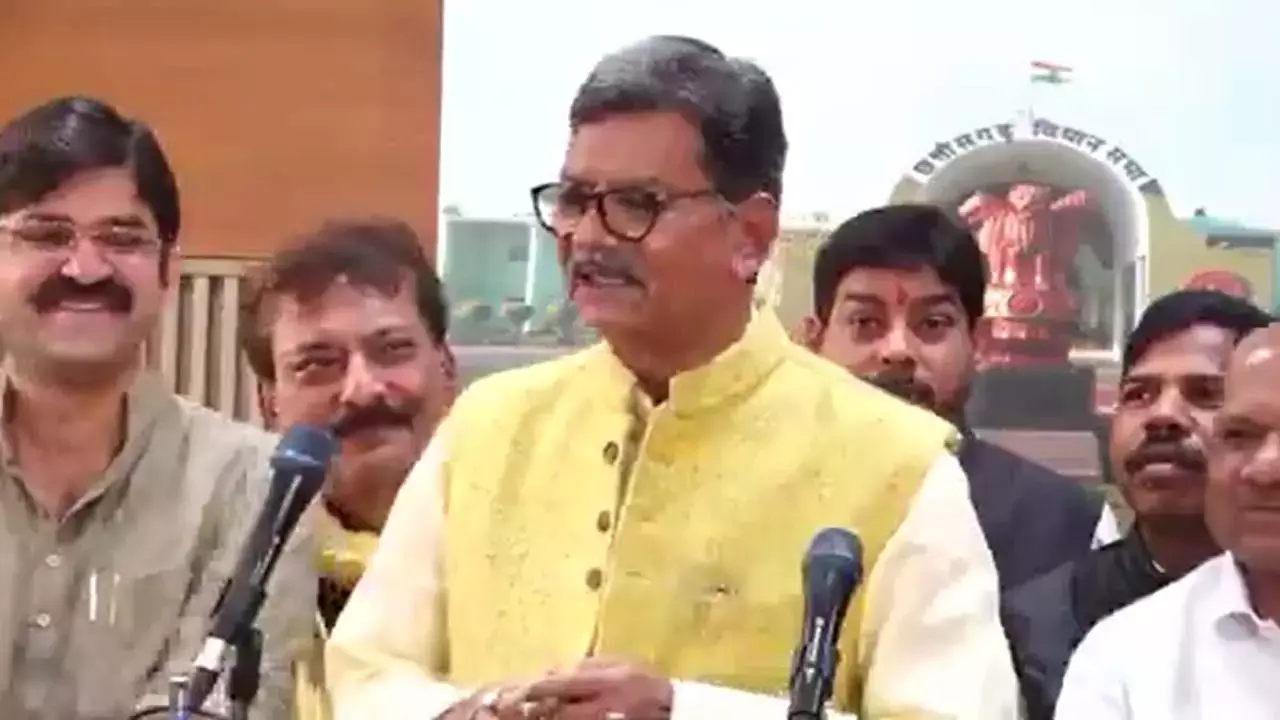 Chhattisgarh News: जिनको मंत्री बनाया है वे नालायक हैं....: डॉ. चरणदास महंत का भाजपा पर तीखा हमला, देखें वीडियो...