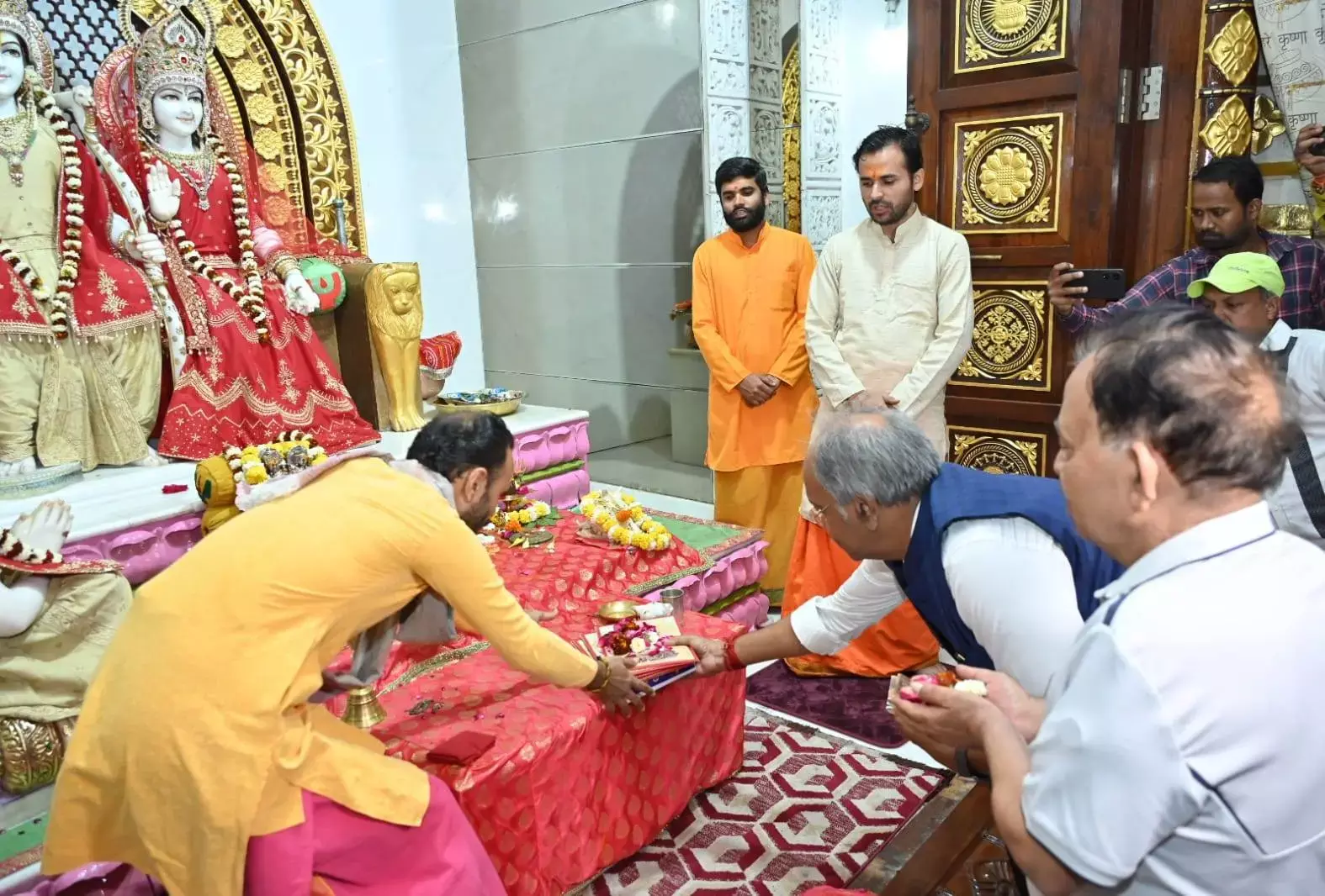 Rajim Kumbh: विष्‍णु सरकार ने दिया भगवान राम को न्‍योता: आमंत्रण पत्र लेकर मंत्री पहुंचे राम दरबार, जाने क्‍या है मामला...