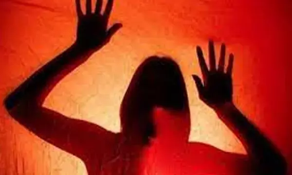 MP News:  मुरैना में 8 माह की गर्भवती के साथ दुष्कर्म, फिर आरोपियों ने पेट्रोल डालकर जिंदा जलाया