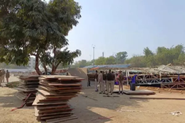 New Delhi News: जवाहरलाल नेहरू स्टेडियम में गिरा पंडाल , 8 लोग घायल