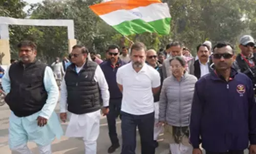 Uttar Pradesh News : वाराणसी में राहुल गांधी बोले, भारत में डर का माहौल