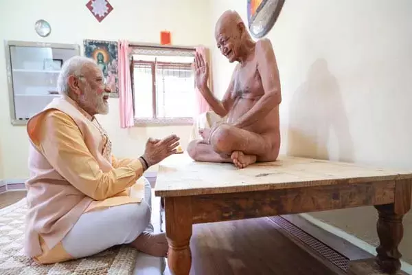 CG Jain Muni Acharya Vidyasagar: राष्ट्र संत आचार्य विद्यासागर के प्रति मोदी की आस्‍था: अचानक उनसे मिलने डोंगरगढ़ पहुंचे थे प्रधानमंत्री नरेंद्र मोदी