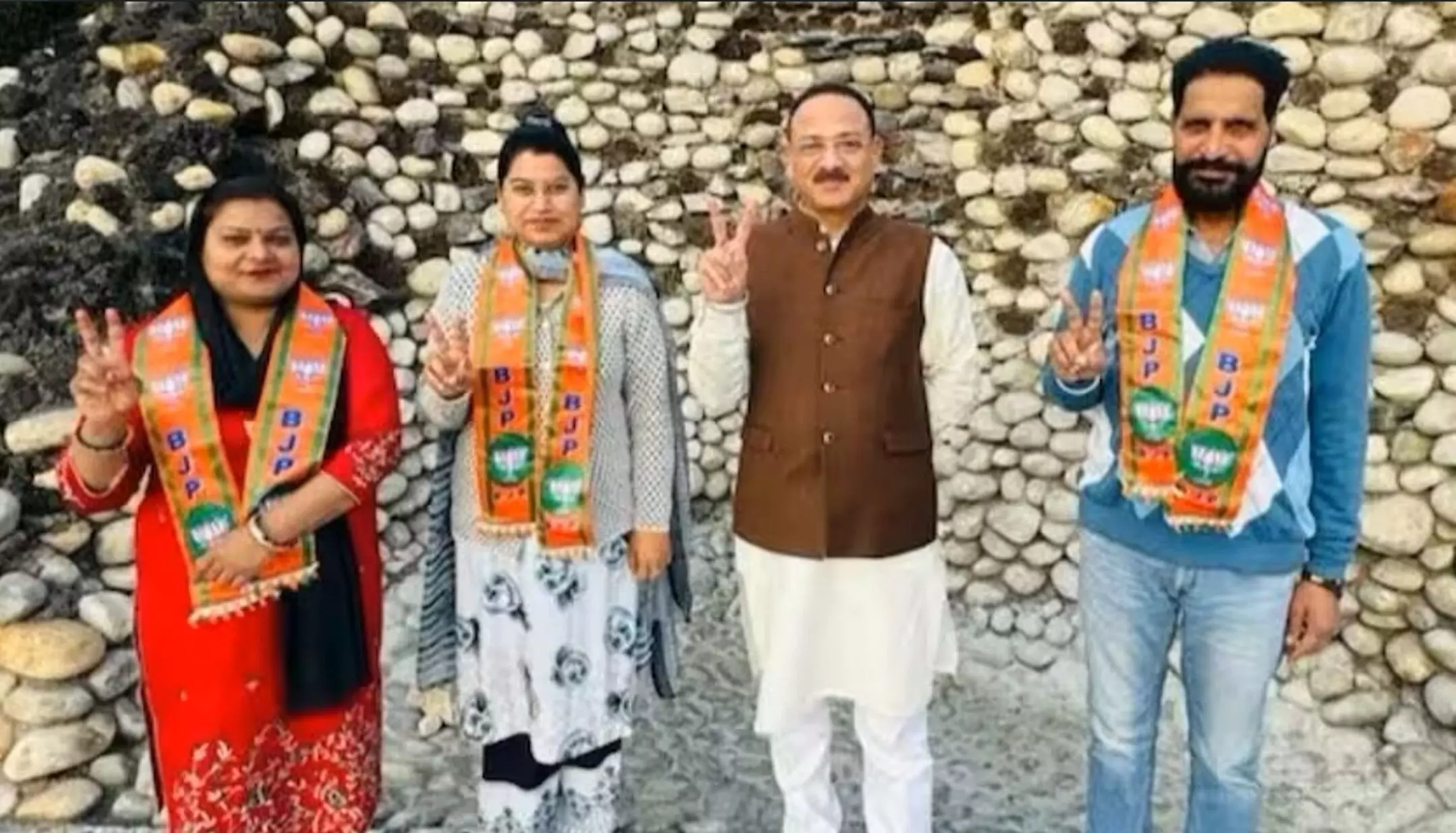 Chandigarh Mayor Election: सुप्रीम कोर्ट में सुनवाई से पहले मेयर का इस्तीफा, AAP के 3 पार्षद BJP में Chandigarh Mayor Election: सुप्रीम कोर्ट में सुनवाई से पहले मेयर का इस्तीफा, AAP के 3 पार्षद BJP में