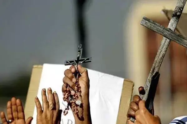 Jharkhand News: हजारीबाग में मतांतरण का खेल, धर्म परिवर्तन के बदले दिया जा रहा था हर महीने 15 हजार