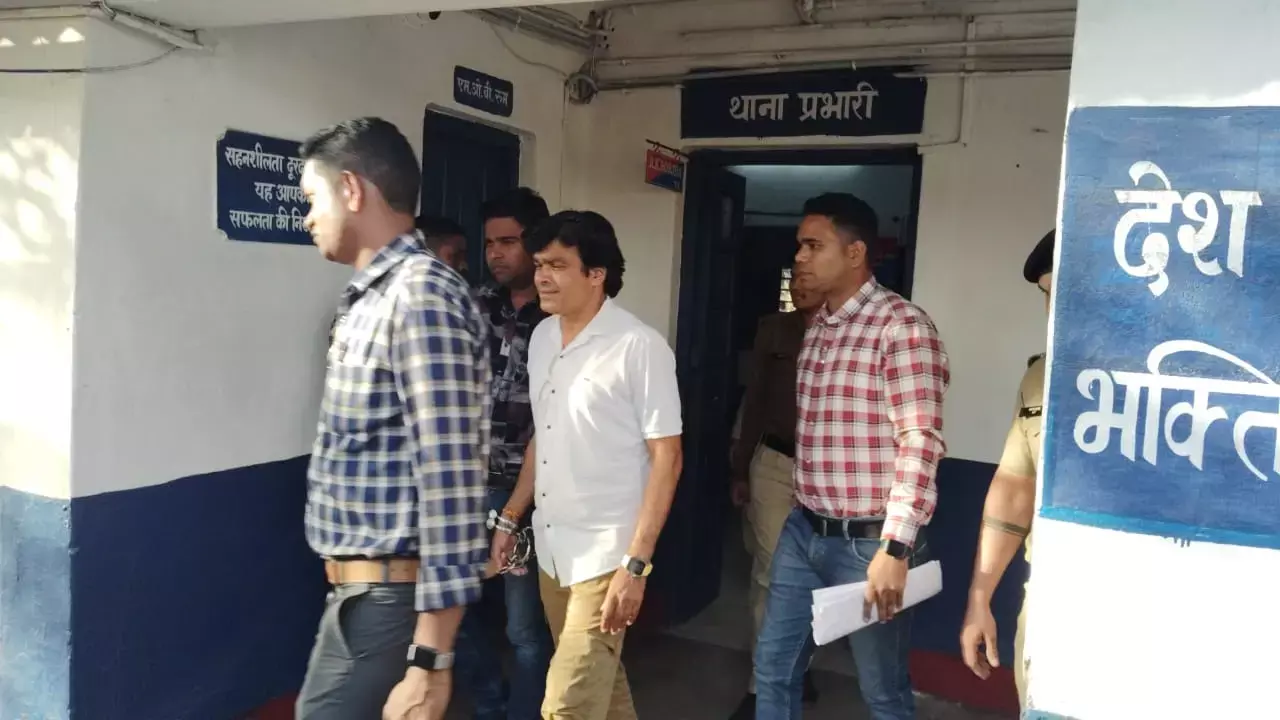 Durg News: गांव के जीरो शहर मा हीरो फिल्‍म का हीरो  रेप और अप्राकृतिक यौनाचार के आरोप में गिरफ्तार: पीड़‍िता का आरोप शादी का झांसा देकर करता था दुष्‍कर्म