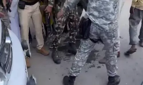 Bihar News: डिप्टी सीएम की गाड़ी के आगे कूदी छात्रा, हुई बेहोश, जाने क्या है वजह