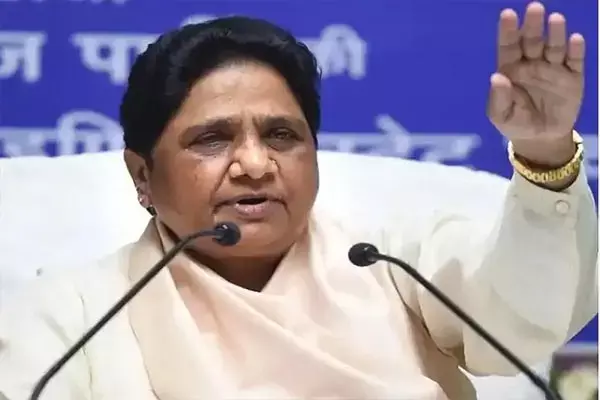 Uttar Pradesh News : मायावती ने रविदास जयंती पर दी बधाई, बोलींं राजनीतिक स्वार्थ के लिए माथा टेकने वालों से रहें सावधान
