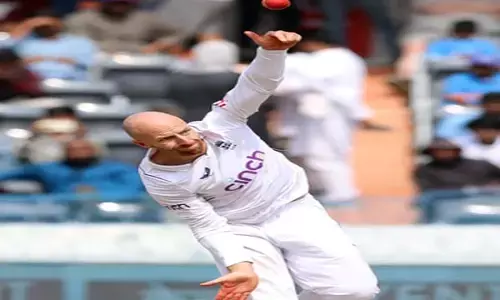 Test Match News : जैक लीच के बाएं घुटने की सर्जरी होगी