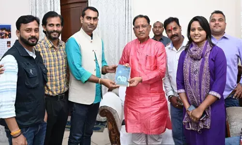 CM Vishnu Deo: मुख्यमंत्री से रायपुर प्रेस क्लब के नवनिर्वाचित पदाधिकारियों ने की मुलाकात, शपथ ग्रहण समारोह में शामिल होने किया आमंत्रित