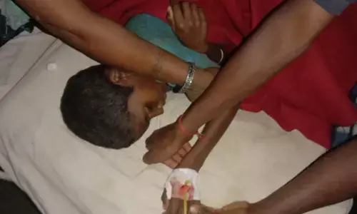 CG News: CG स्कूल में मध्यान्ह भोजन के दौरान बिजली गिरने से एक बच्चे की मौत, 4 घायल