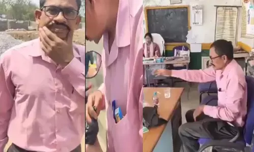 Bilaspur News: शराबी शिक्षक सस्पेंड: प्रधान पाठिका के पास बैठकर गुरुजी ने पी शराब, चखना भी खाया, बोला-जाओ कलेक्टर, डीईओ, जिसको बताना है बताओ, मेरा कोई कुछ #$#&....