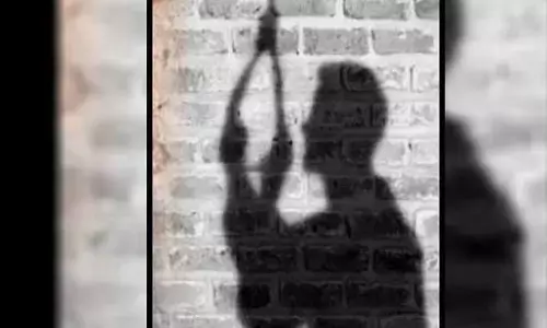 Ambikapur News: सरकारी छात्रावास में फिर एक बच्‍चे ने की खुदकुशी: 2 दिन के भीतर दूसरी घटना, पहले 7वीं और अब 8वीं का बच्‍चे ने दी जान