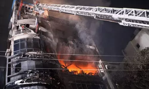 Bangladesh News: सात मंजिला इमारत में लगी भीषण आग, 43 लोगों की मौत, कई झुलसे...