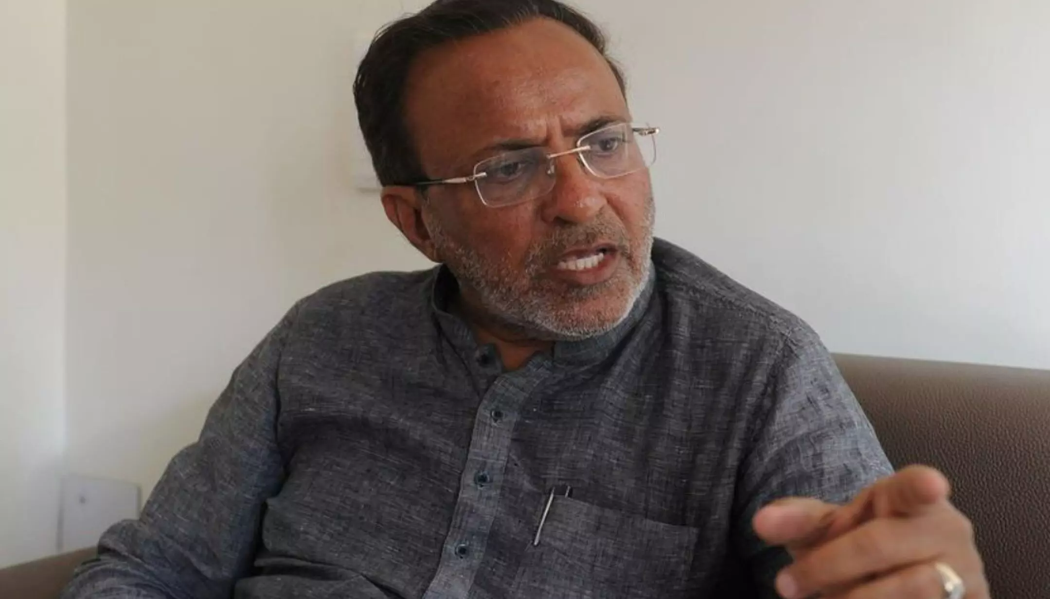 Arjun Modhwadia resign: गुजरात में कांग्रेस को बड़ा झटका, दिग्गज नेता अर्जुन मोढवाडिया ने दिया इस्तीफा Arjun Modhwadia resign: गुजरात में कांग्रेस को बड़ा झटका, दिग्गज नेता अर्जुन मोढवाडिया ने दिया इस्तीफा