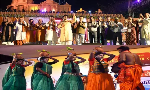 Rajim Kumbh: श्रीरामलला मंदिर निर्माण के 500 सालों के संघर्षों की प्रस्तुति देखकर श्रद्धालु हुए भावुक