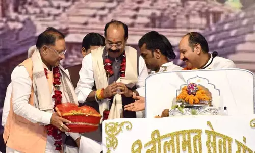 CM विष्णुदेव की घोषणा: कथा वाचक प्रदीप मिश्रा को राज्य अतिथि का दर्जा, राम भक्तों को अयोध्या में रामलला का कराया जाएगा दर्शन
