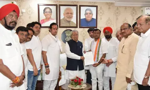 Chhattisgarh News: न्यायिक जांच की मांग को लेकर कांग्रेसियों ने राज्‍यपाल को सौंपा ज्ञापन: इस मामले की हाईकोर्ट के जज से की जांच कराने की मांग