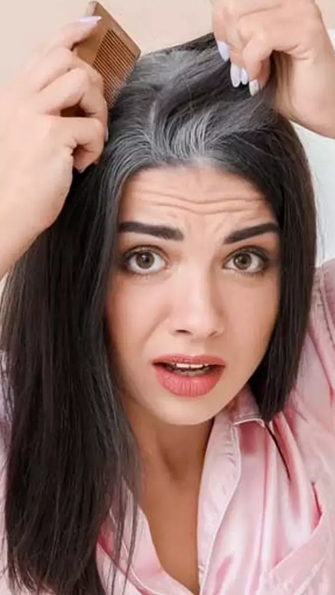 क्या आपके भी कम उम्र में ही हो जाते है बाल सफेद, आज से ही शुरू कर दें ये चीजें, जानिए...