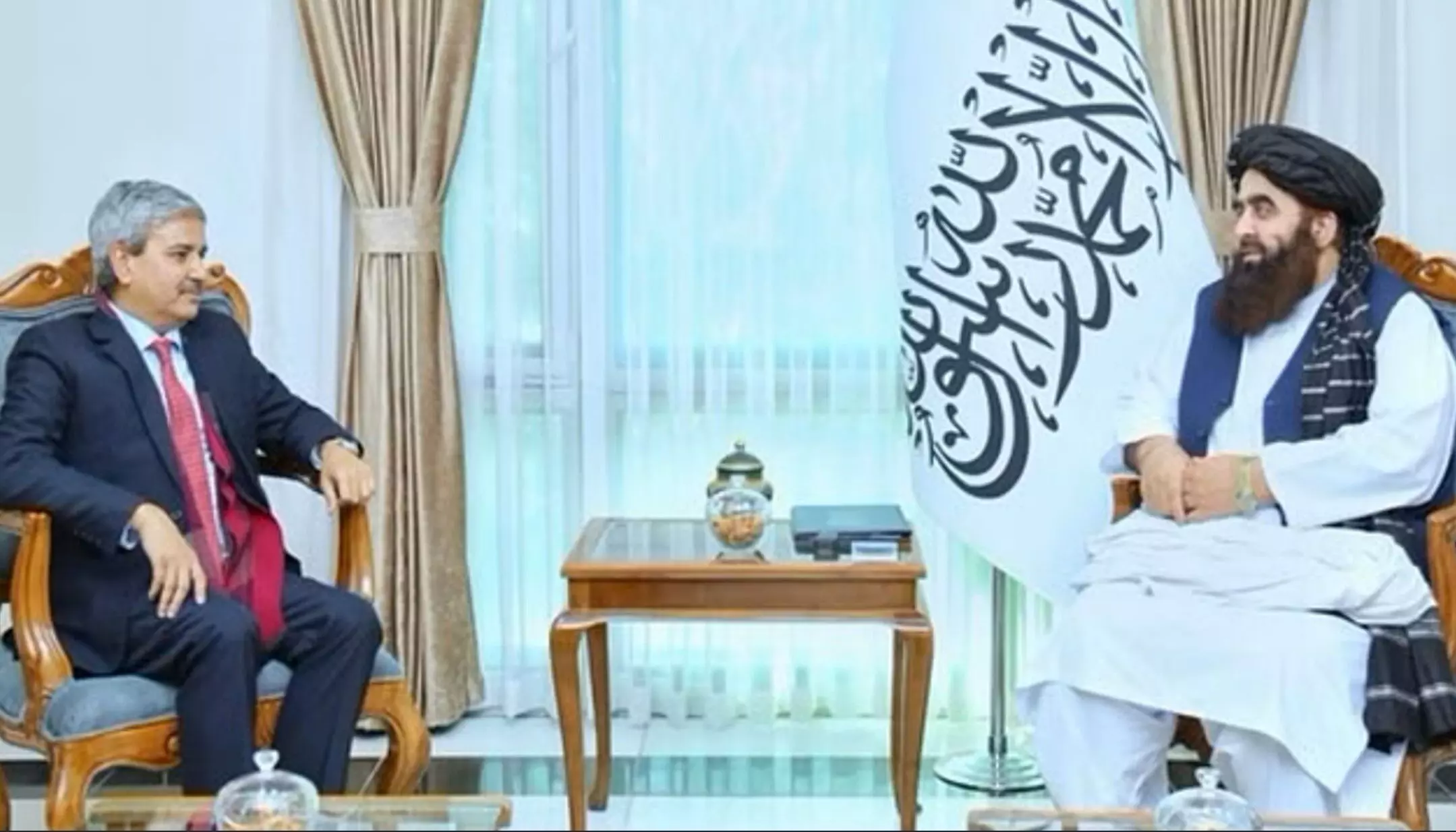 India-Afghanistan: भारतीय राजनयिक जेपी सिंह और अफगान विदेश मंत्री मुत्तकी के बीच वार्ता, इन मुद्दों पर हुई चर्चा India-Afghanistan: भारतीय राजनयिक जेपी सिंह और अफगान विदेश मंत्री मुत्तकी के बीच वार्ता, इन मुद्दों पर हुई चर्चा