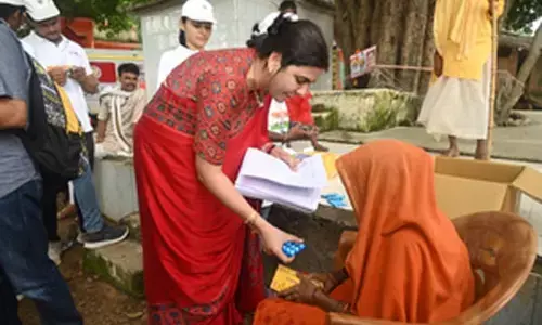 Womens Day Special: बीमारी के होने से पहले ही पता लगाकर इलाज शुरू कर देती है डॉक्टर बेटी