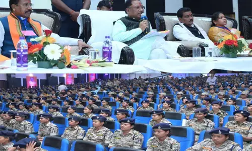 CM Vishnudeo: CM विष्णु देव ने संवाद कार्यक्रम को किया संबोधित, बोले-महिलाएं आज हर क्षेत्र में आगे, बस्तर और सरगुजा का विकास हमारी प्राथमिकता...