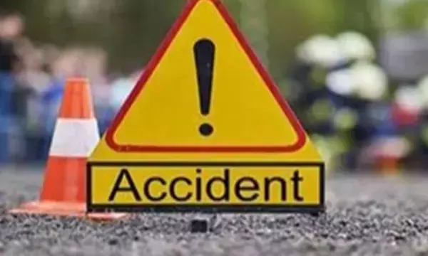 CG Accident News: बालोद में भयानक सड़क हादसा, कार पर पलटा ट्रक, 4 की मौके पर मौत