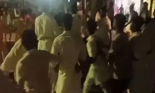 Bilaspur News: शिवजी की बारात के दौरान बैंड पार्टी की युवतियों से छेड़छाड़ के बाद मारपीट, वीडियो वायरल