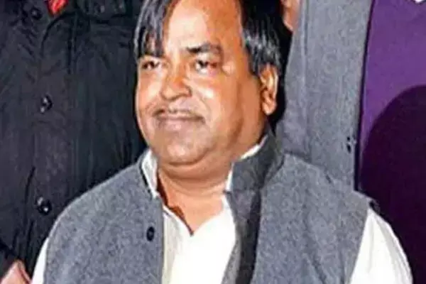 Gayatri Prajapati ED Raid: पूर्व कैबिनेट मंत्री गायत्री प्रजापति के घर ईडी का छापा, 15 ठिकानों पर रेड