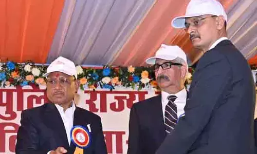 CG Police: नए लूक में सीएम विष्‍णुदेव साय:  पुलिस वालों के कार्यक्रम में अफसरों के ड्रेस में पहुंचे सीएम, देखें फोटो और वीडियो